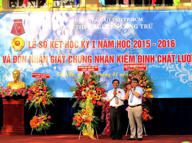  Một số hình ảnh lễ đón nhận giấy chứng nhận kiểm định chất lượng giáo dục năm học 2015 - 2016